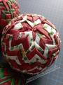 Boule noel tissu rouge 1