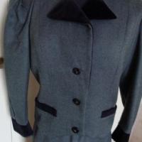 Tailleur Chanel en tweed vert gris